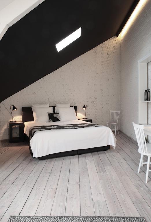 Maison Nationale City Flats & Suites Αμβέρσα Εξωτερικό φωτογραφία A room at the hotel