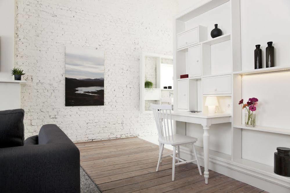 Maison Nationale City Flats & Suites Αμβέρσα Εξωτερικό φωτογραφία A typical micro apartment